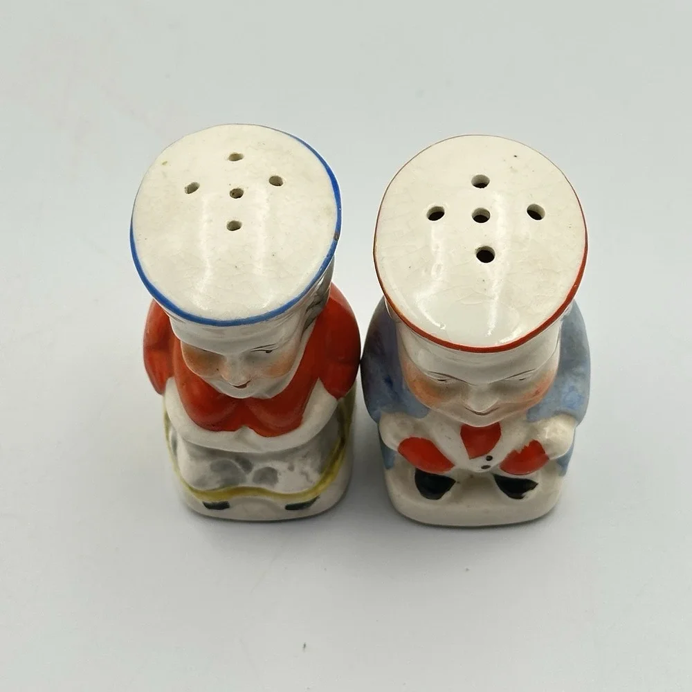 Salt and Pepper Shakers Pair Vintage Toby Style  -‎ Made In Japan